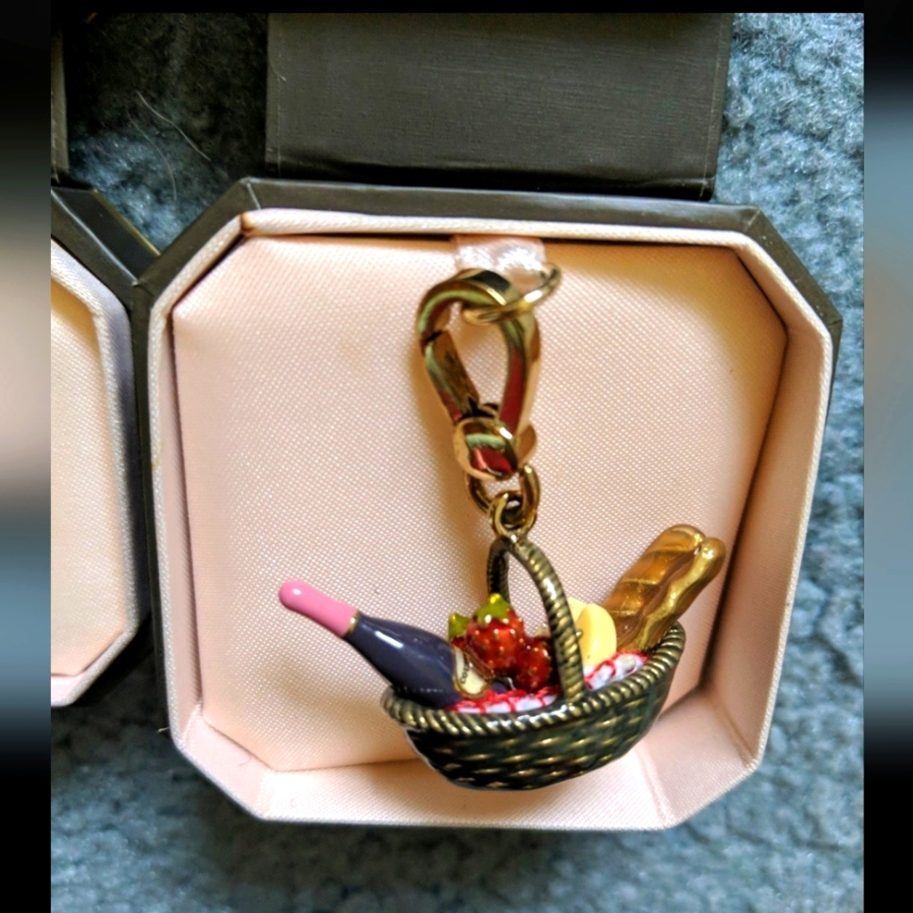 Juicy couture picnic basket charm